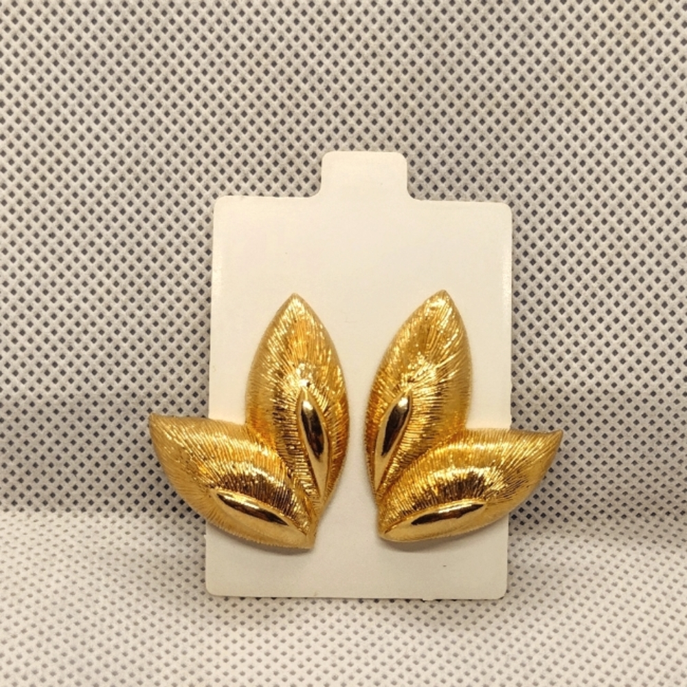 Monet Golden Dual Leaves Earrings